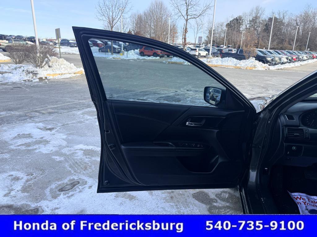 Used 2015 Honda Accord Sport image 15