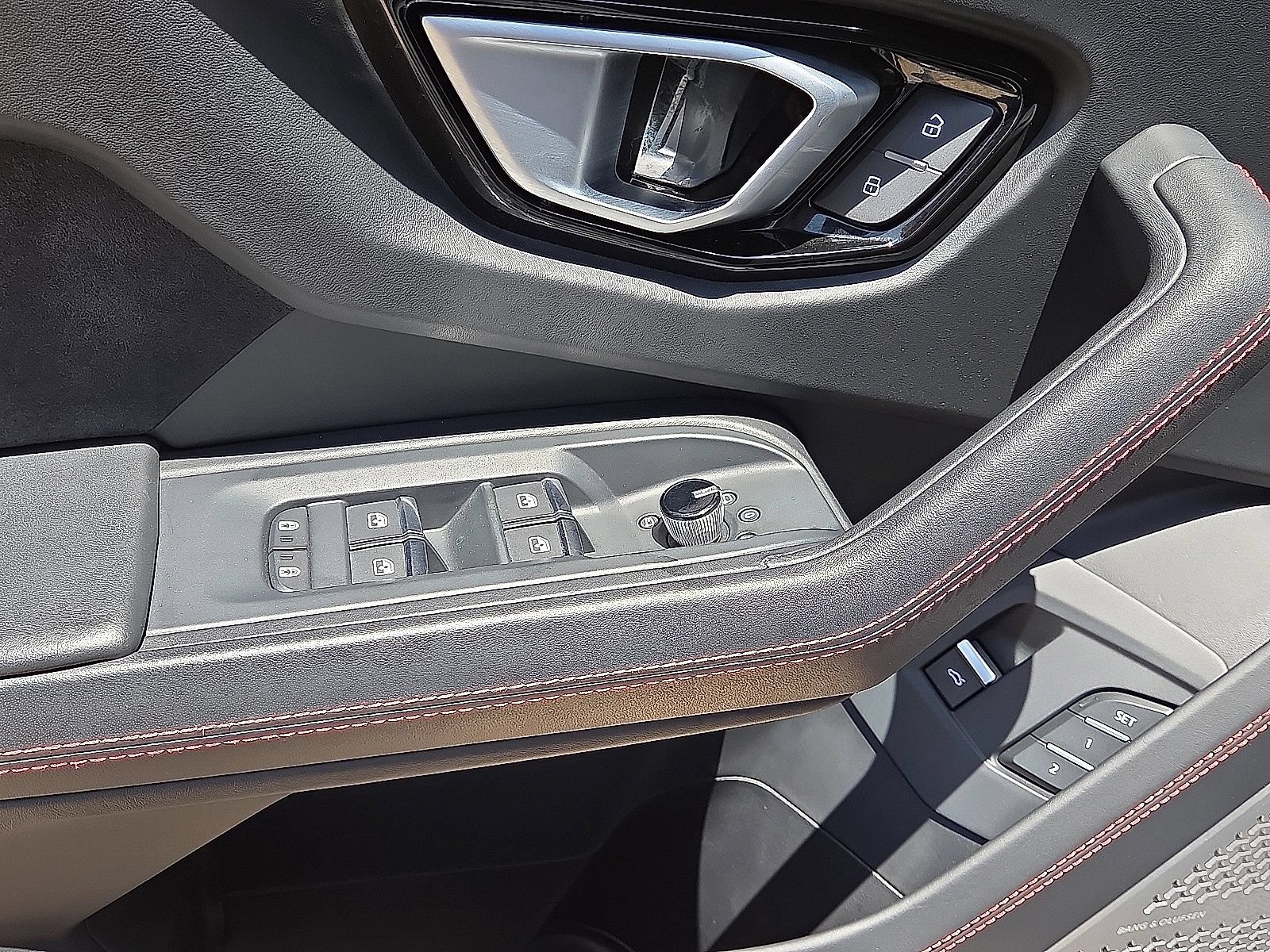 Used 2024 Lamborghini Urus S AWD/4WD image 21