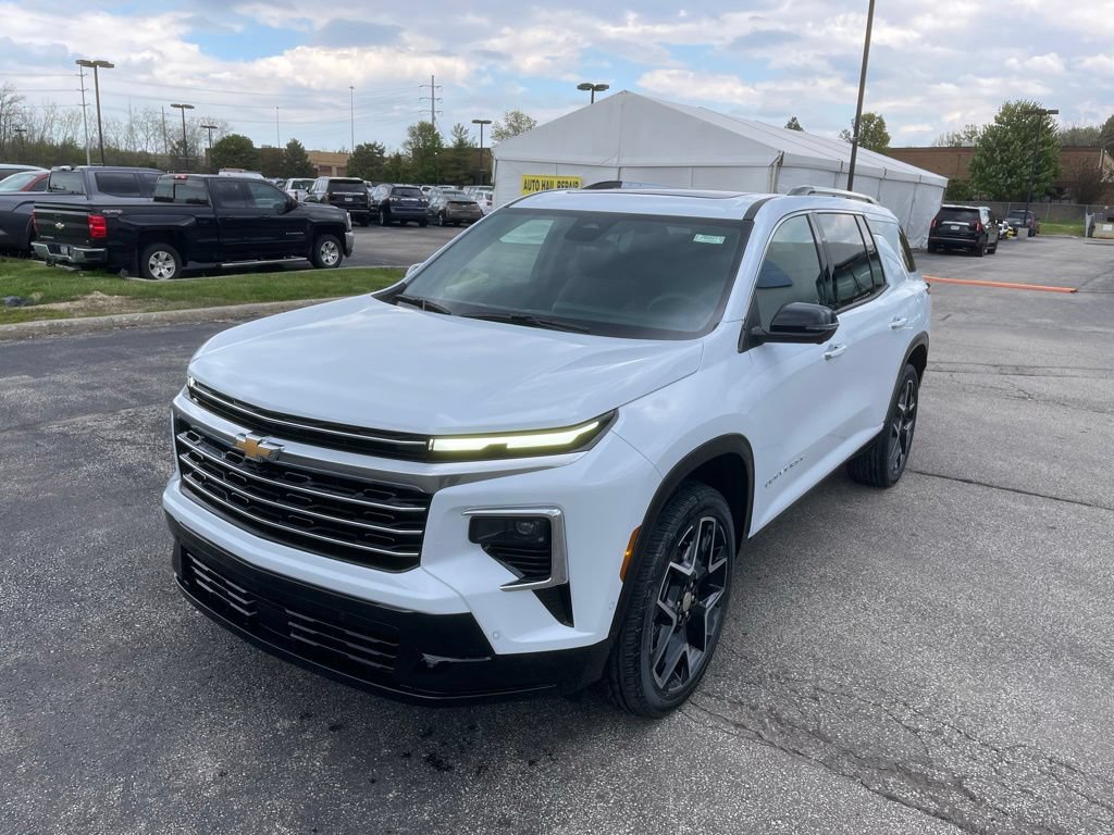 New 2026 Chevrolet Traverse High Country w/ LPO, Floor Liner Package AWD/4WD image 3