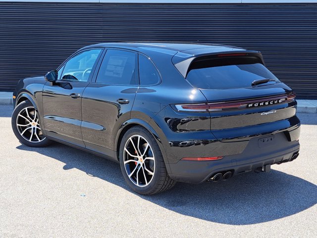New 2025 Porsche Cayenne S image 3