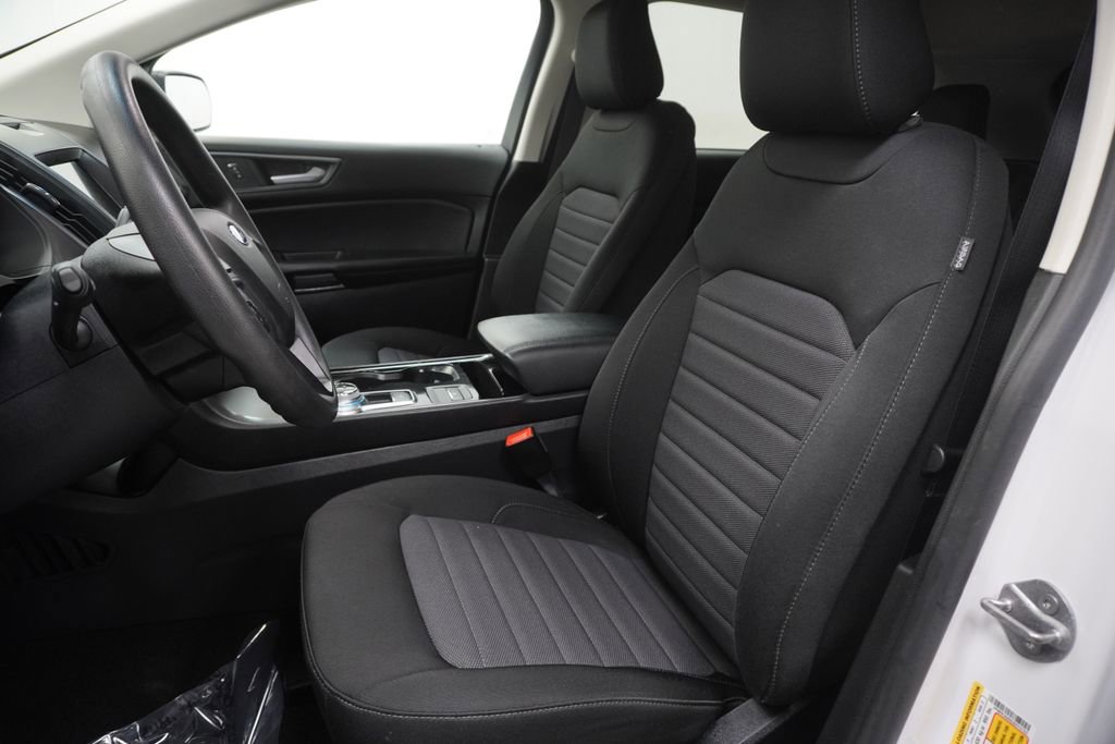 Used 2020 Ford Edge SE image 16