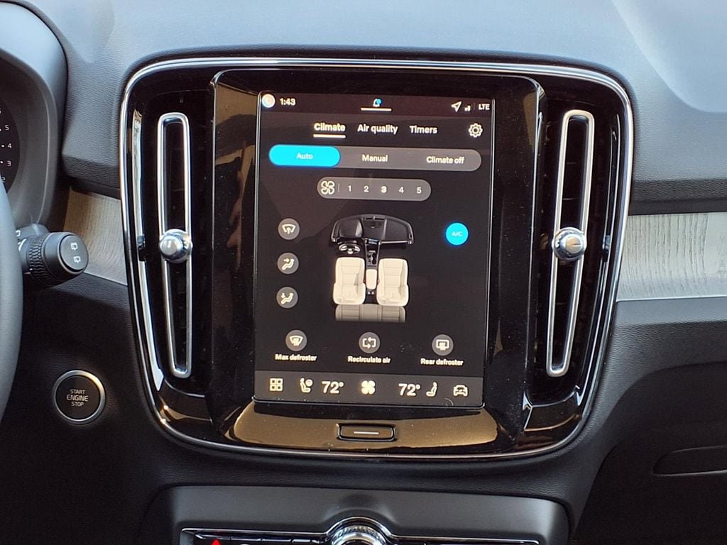 New 2026 Volvo XC40 B5 Ultra w/ Climate Package AWD/4WD image 17
