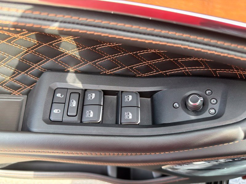 Used 2026 Jeep Grand Cherokee L Summit w/ Advanced Protech Group IV AWD/4WD image 22