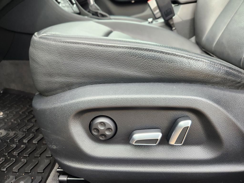 Used 2018 Audi Q3 2.0T Premium Plus w/ Premium Plus Package image 23