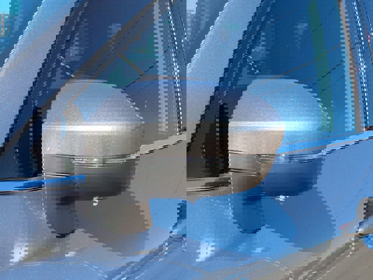 Used 2025 Nissan Pathfinder SV image 12