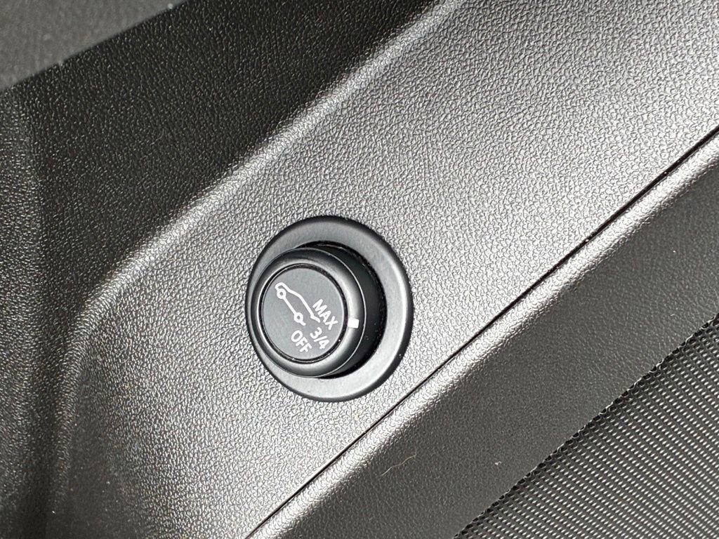 Used 2022 Chevrolet Equinox RS image 21