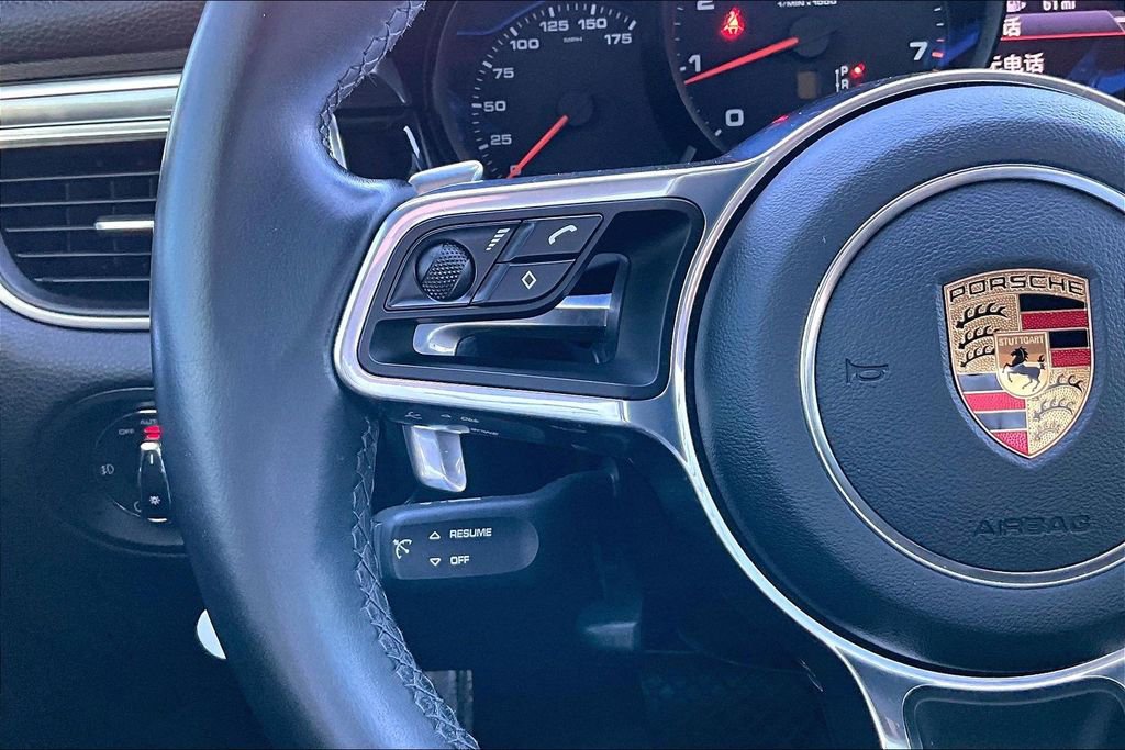 Used 2018 Porsche Macan AWD/4WD image 24