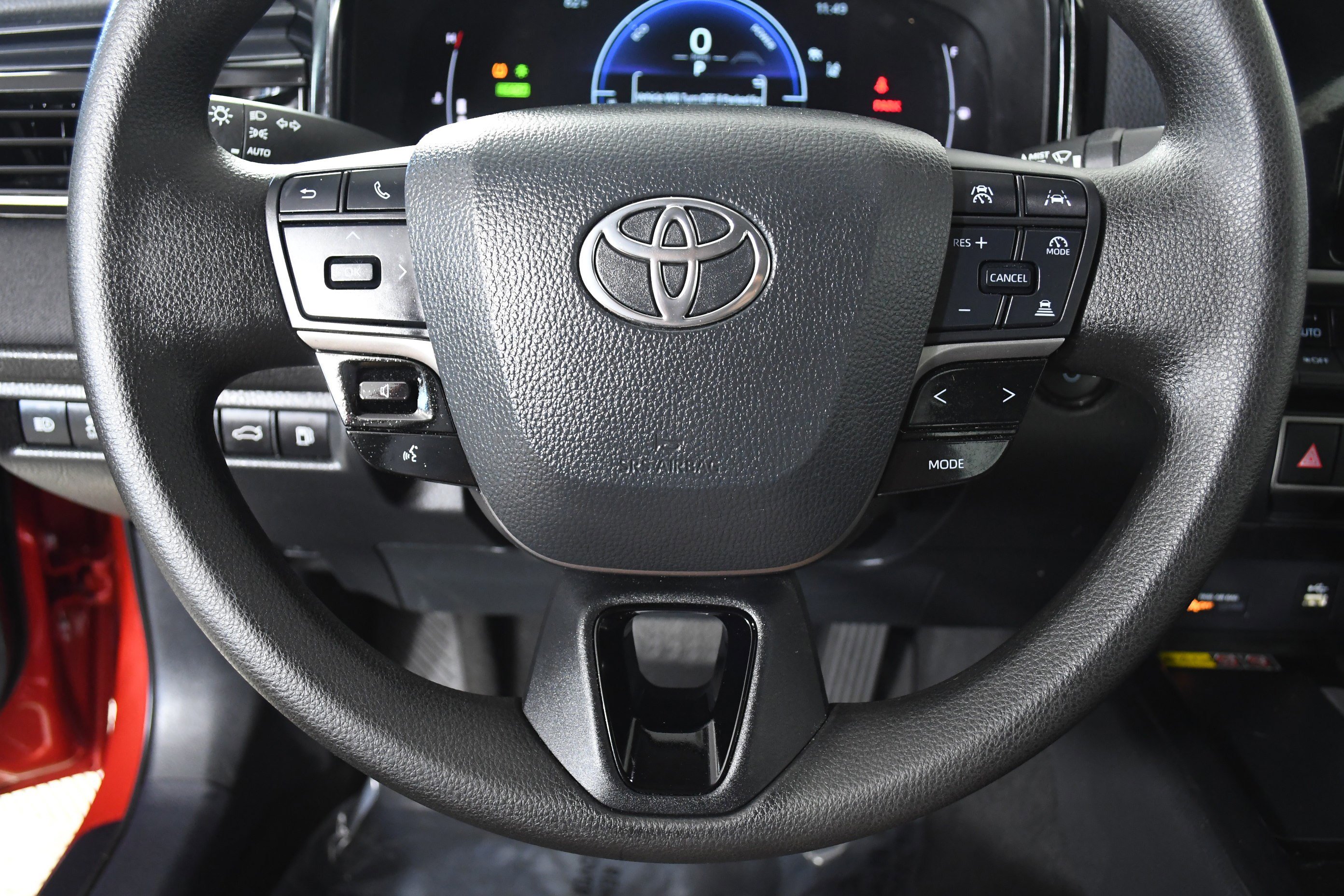 Used 2025 Toyota Camry LE image 10