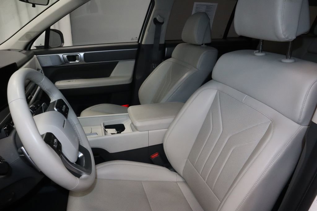Used 2025 Hyundai Santa Fe SEL FWD image 24