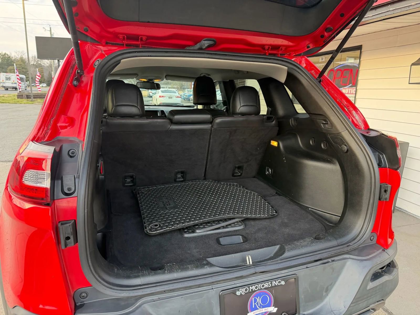 Used 2017 Jeep Cherokee Trailhawk image 14