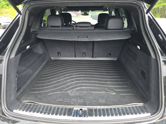 Used 2024 Porsche Cayenne AWD/4WD image 9