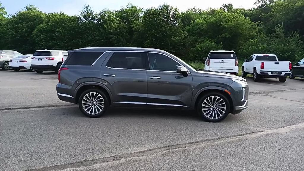 Used 2025 Hyundai Palisade Calligraphy FWD image 9