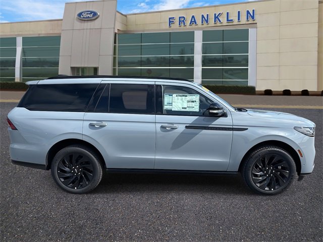 New 2025 Lincoln Navigator Reserve w/ Jet Appearance Package image 8