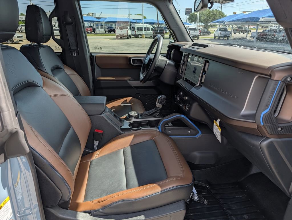 Used 2023 Ford Bronco Outer Banks AWD/4WD image 35