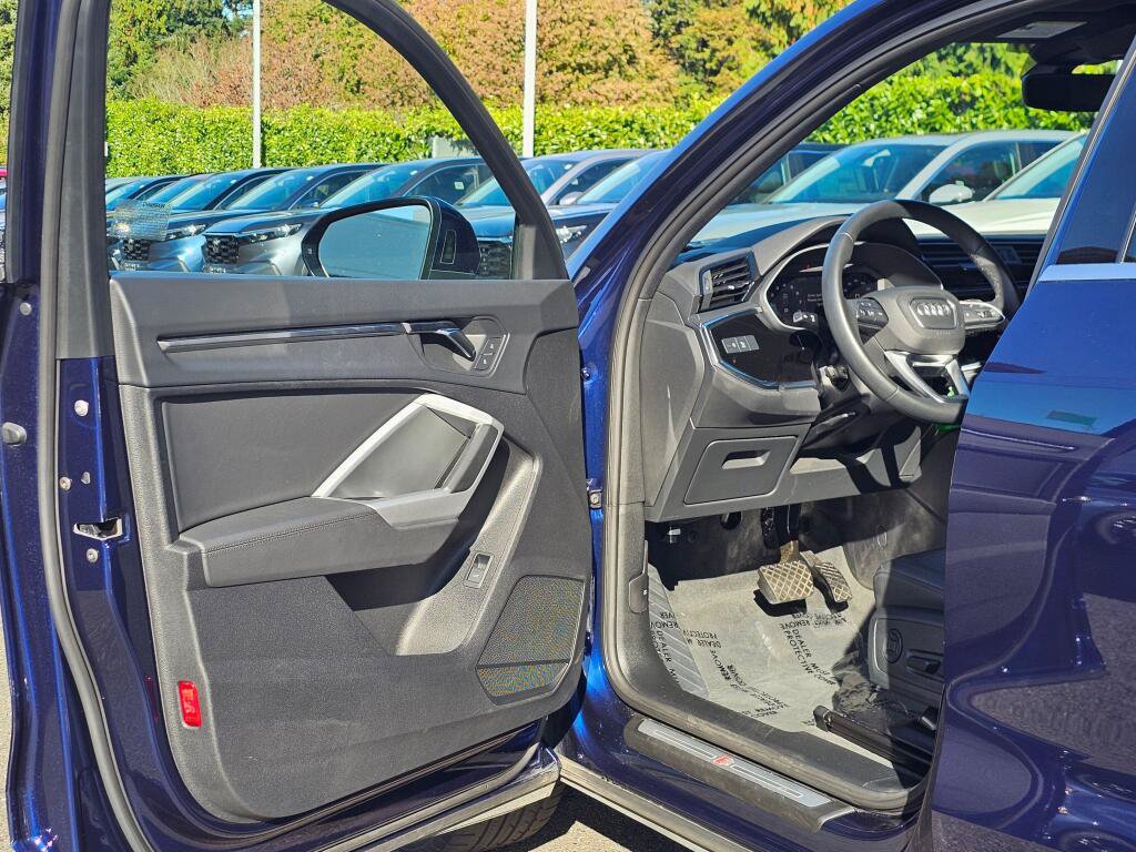 Used 2025 Audi Q3 2.0T Premium AWD/4WD image 21