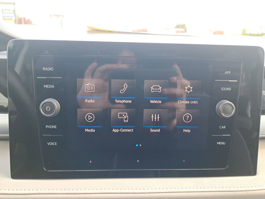 Used 2025 Volkswagen Taos SE AWD/4WD image 21