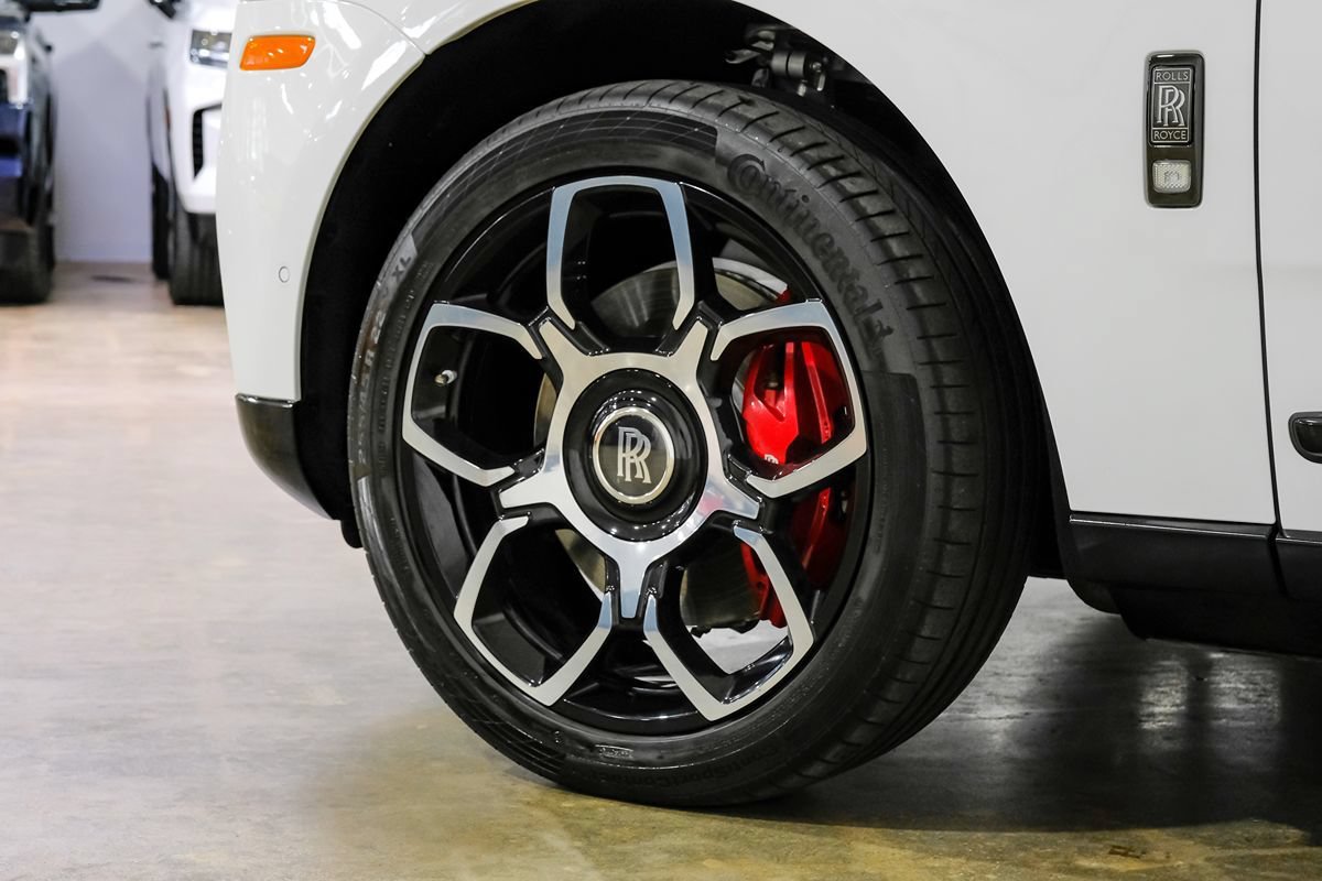 Used 2022 Rolls-Royce Cullinan Black Badge w/ Dark Exterior Package AWD/4WD image 77