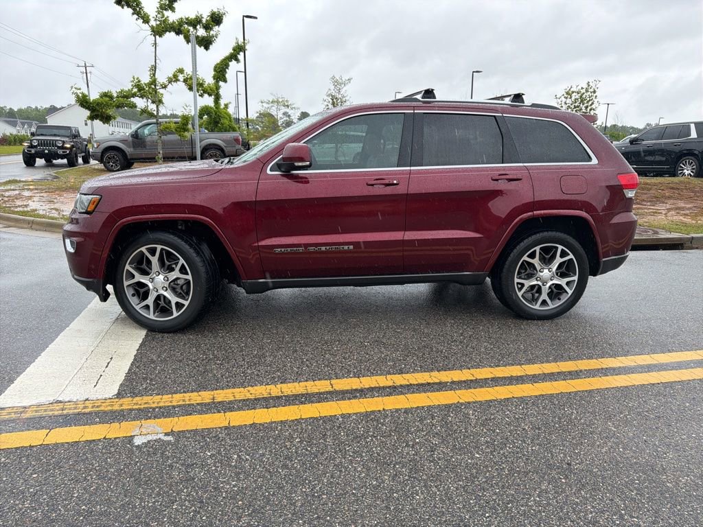 Used 2018 Jeep Grand Cherokee Limited RWD image 4
