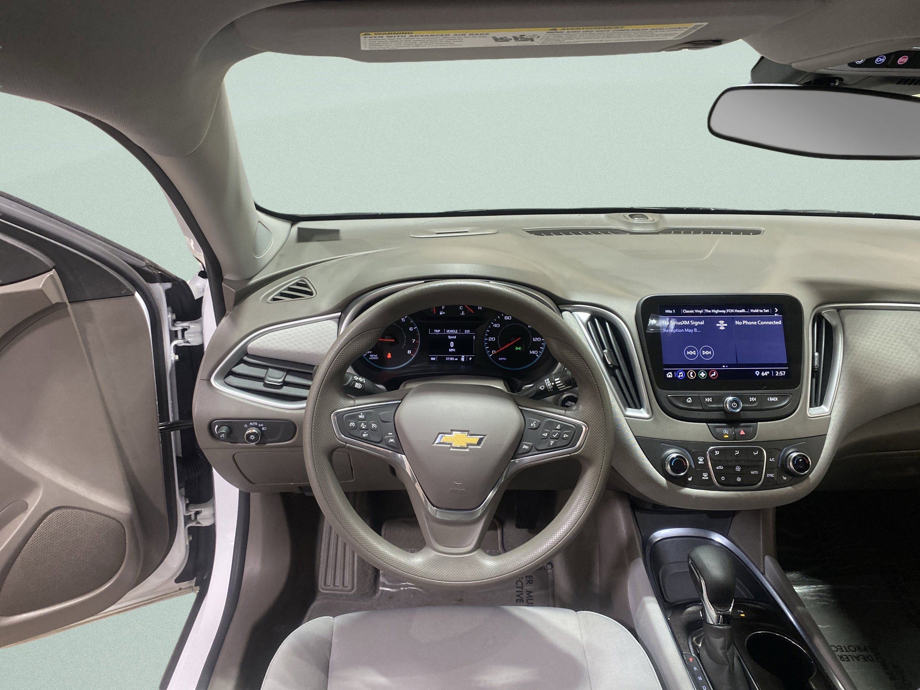 Used 2022 Chevrolet Malibu LT image 17