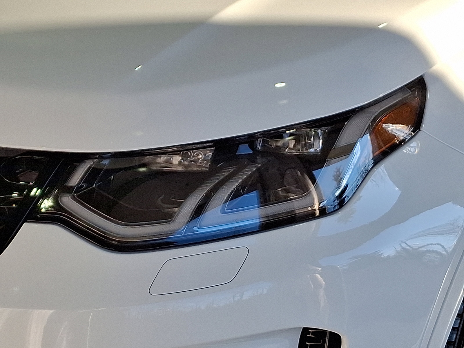 Certified 2025 Land Rover Discovery Sport S image 9