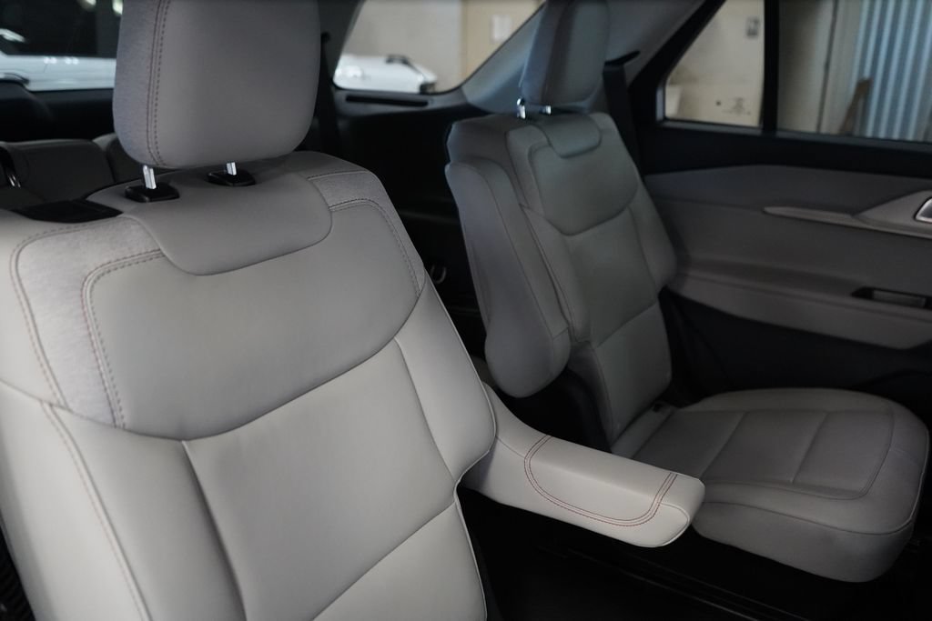 New 2026 Ford Explorer Active w/ Active Comfort Package AWD/4WD image 25