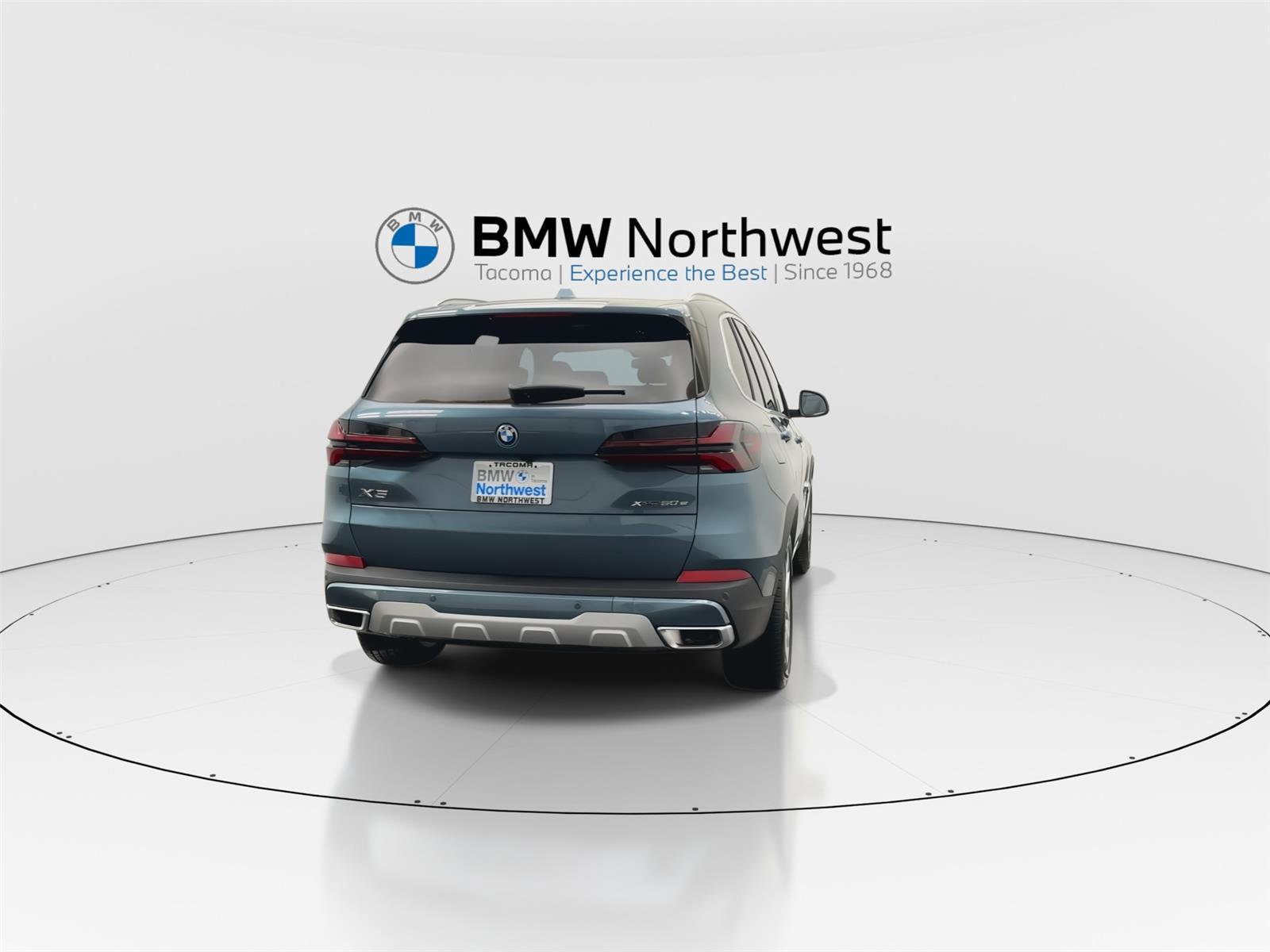 New 2026 BMW X5 xDrive50e w/ Climate Comfort Package image 2