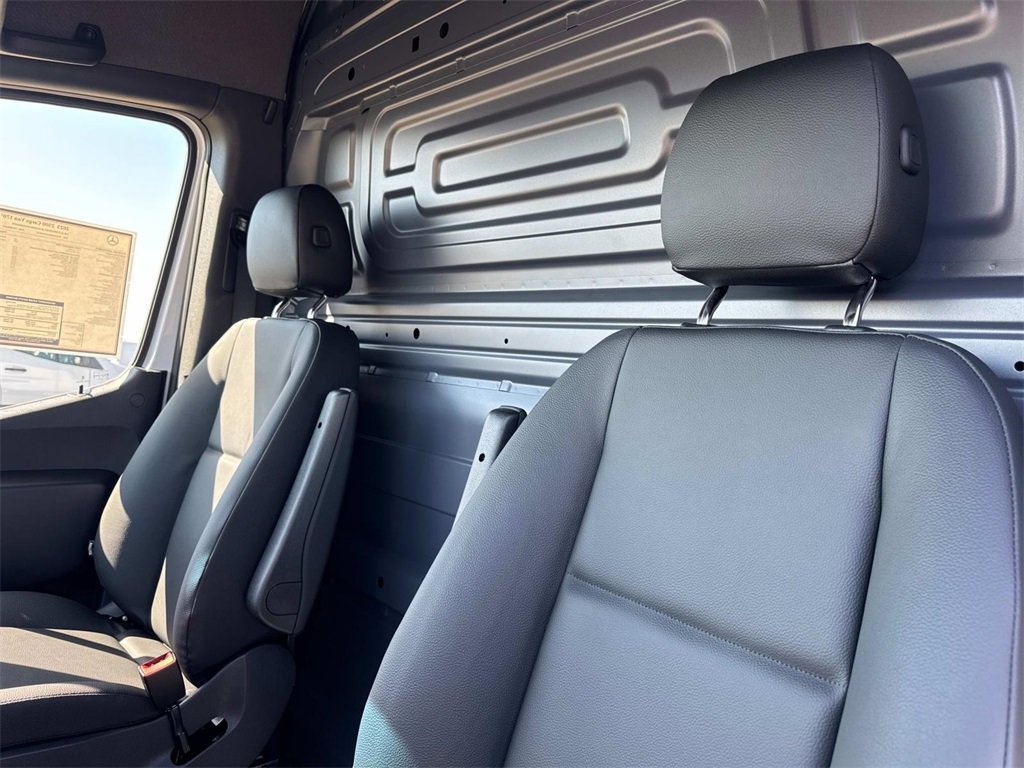 New 2025 Mercedes-Benz Sprinter 2500 image 16