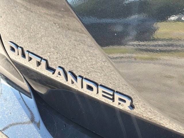 New 2026 Mitsubishi Outlander LE FWD image 14