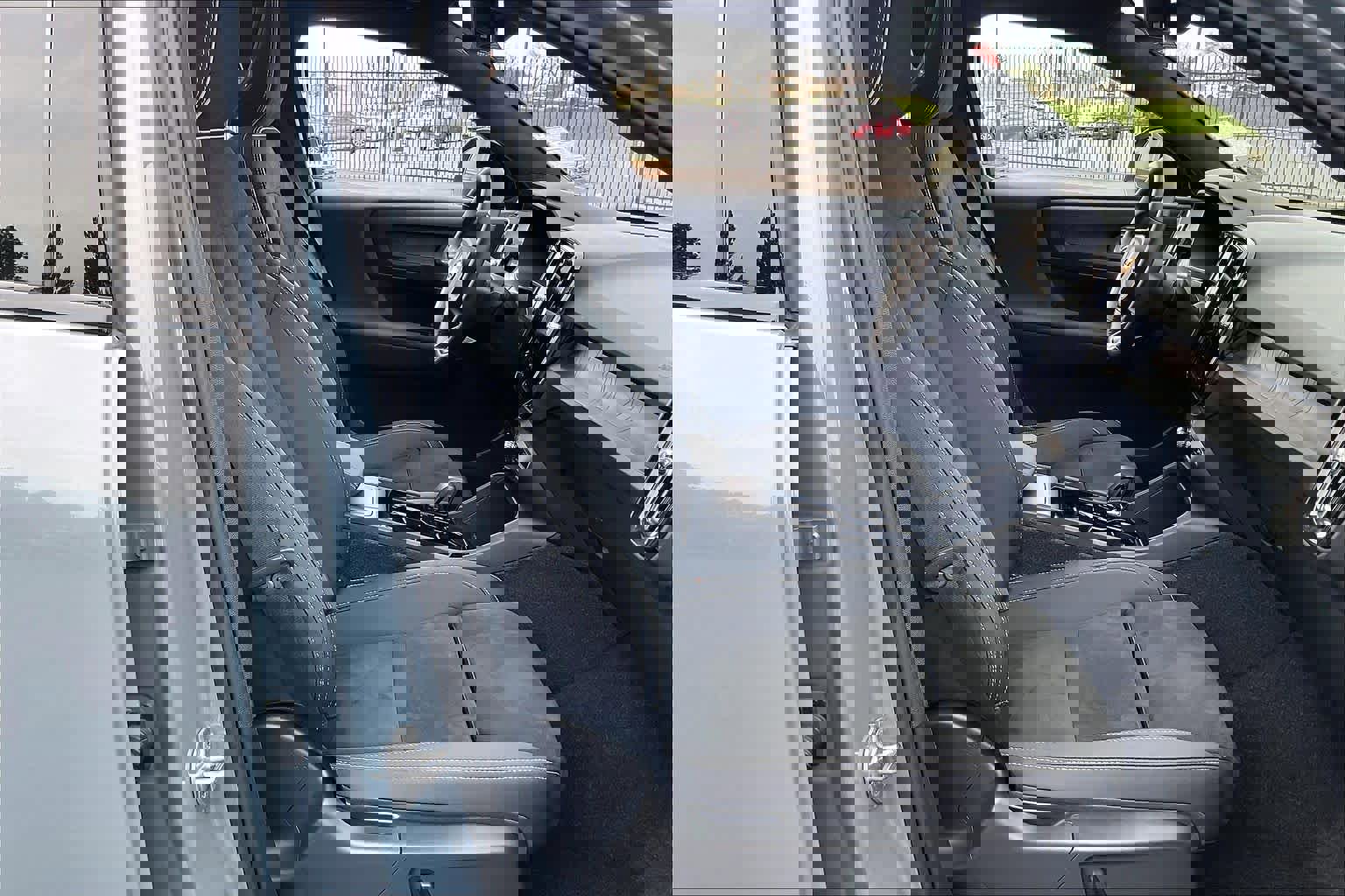 Used 2023 Volvo C40 P8 Recharge Plus w/ Climate Package image 10