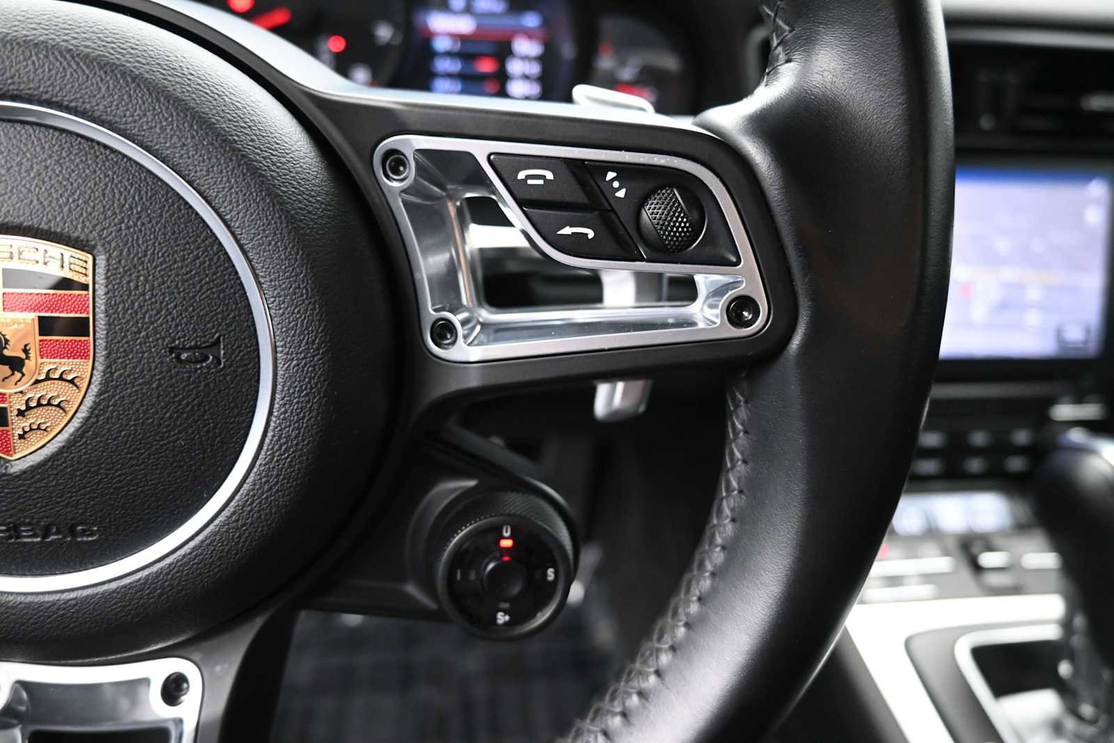 Certified 2018 Porsche 911 Carrera S RWD image 9