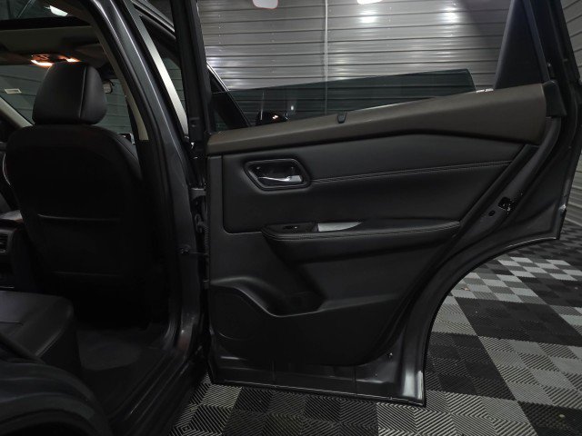 Used 2022 Nissan Rogue SV w/ SV Premium Package image 34