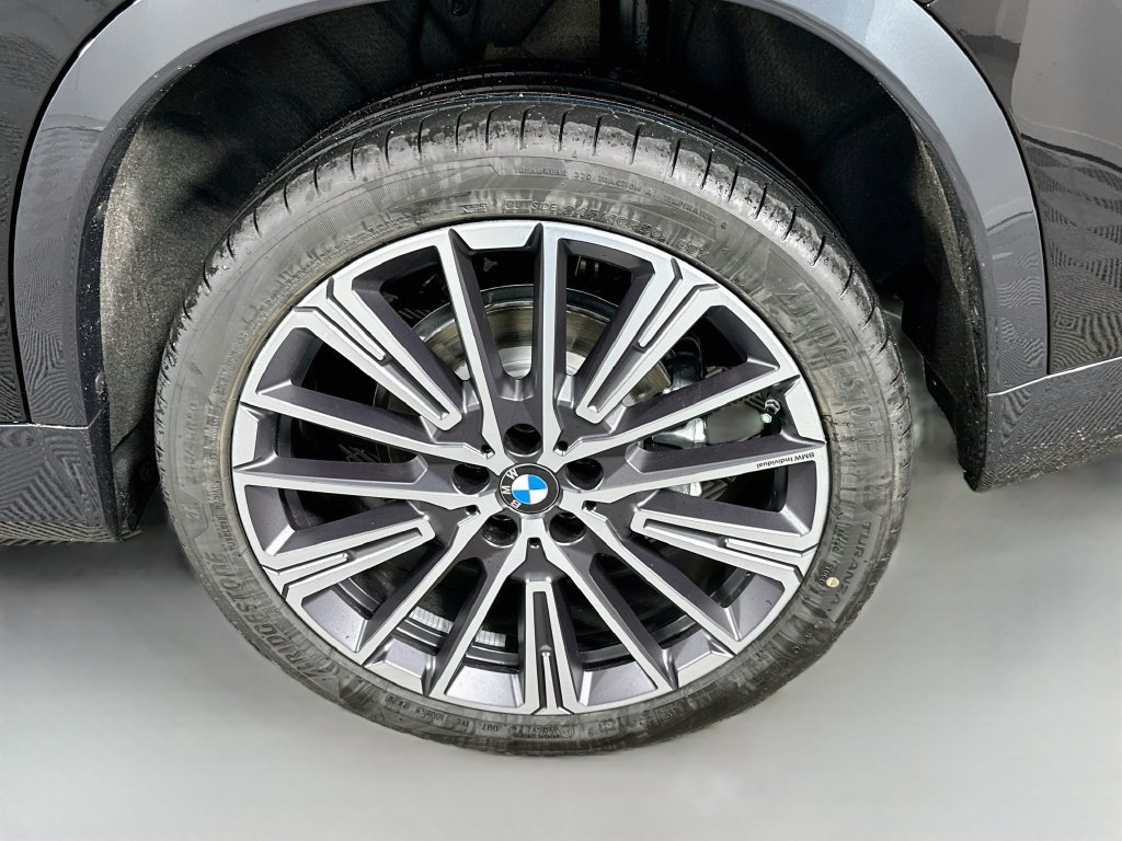 New 2027 BMW X1 xDrive28i w/ Technology Package AWD/4WD image 23
