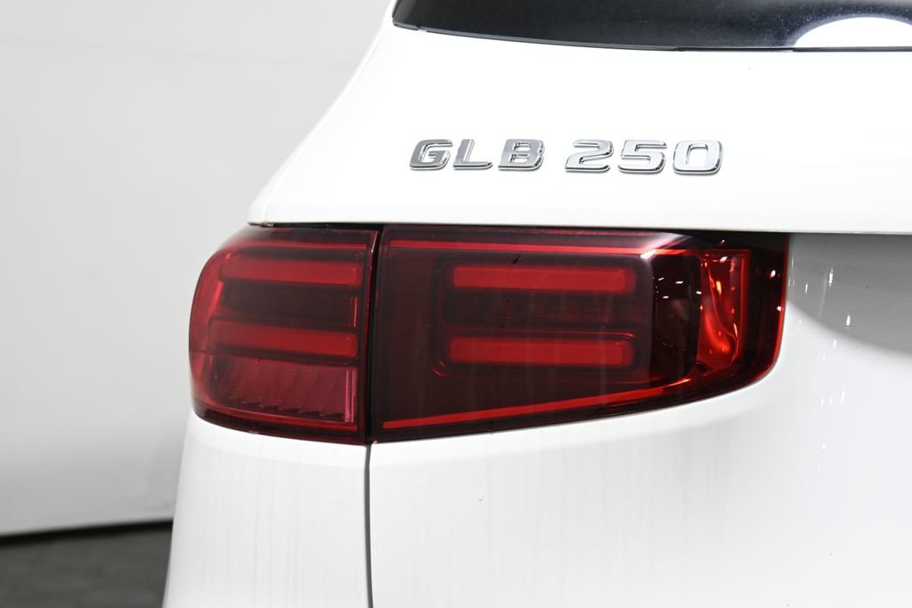 Certified 2025 Mercedes-Benz GLB 250 4MATIC image 12