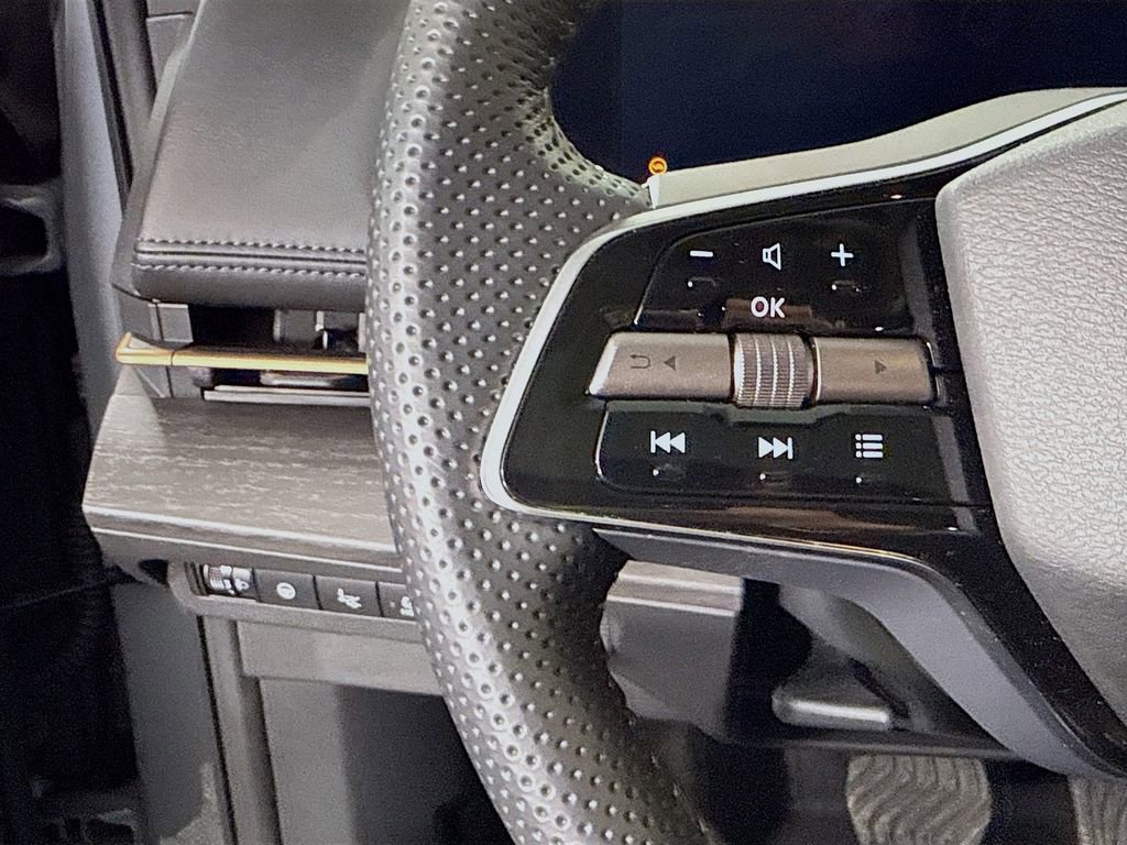 Certified 2025 Nissan Ariya AWD image 22