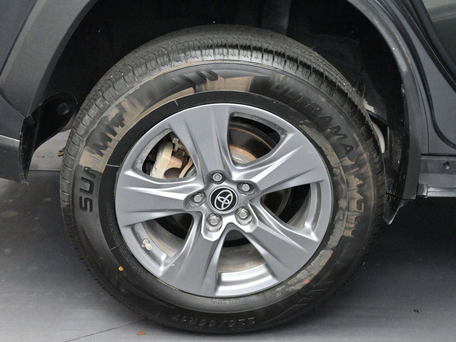 Used 2022 Toyota RAV4 XLE w/ Convenience Package image 37