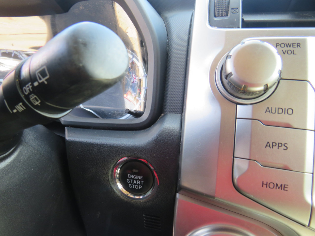 Used 2015 Toyota 4Runner Limited image 9