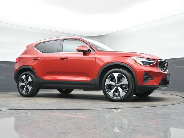 Used 2023 Volvo XC40 B4 Plus w/ Driver Assist Package image 35