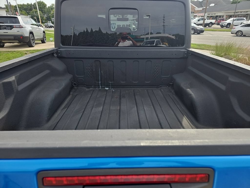Used 2021 Jeep Gladiator Sport AWD/4WD image 15