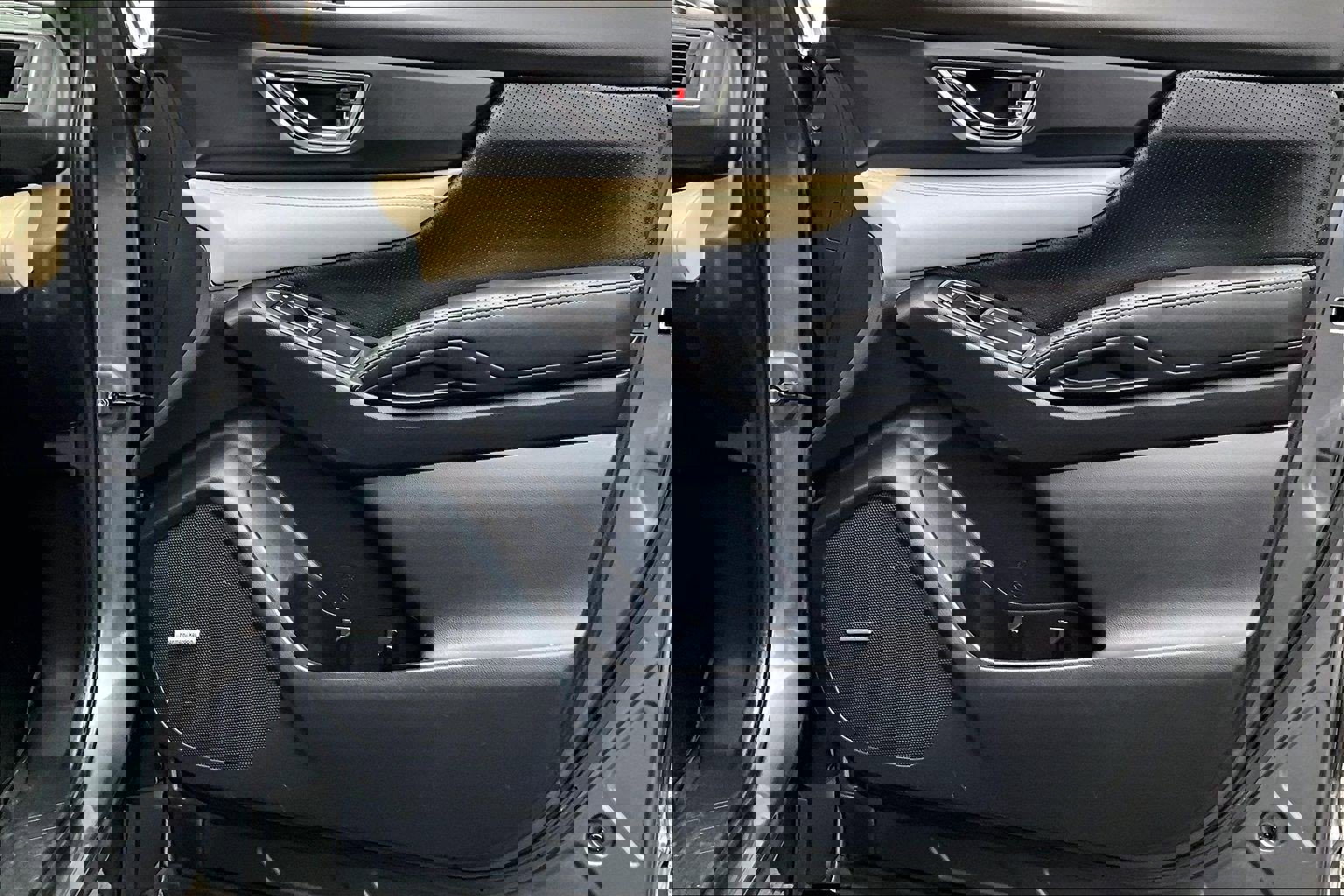 Used 2020 Subaru Ascent Limited w/ Technology Package image 23