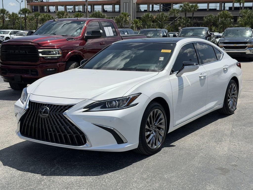 Used 2024 Lexus ES 350 w/ Technology Package FWD image 9