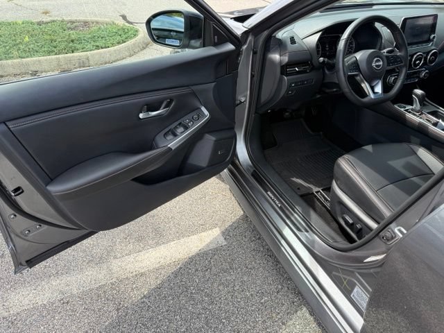Used 2025 Nissan Sentra SR w/ SR Premium Package FWD image 10