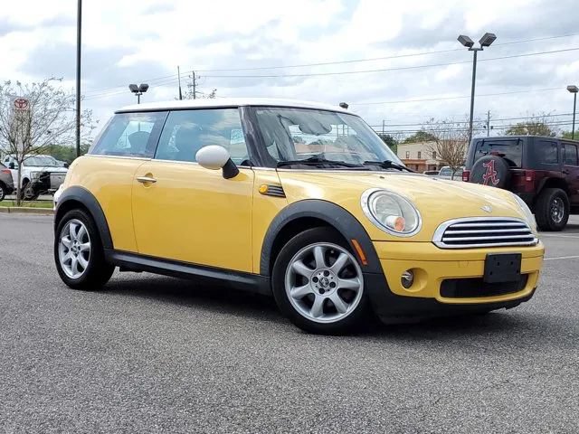 Used 2009 MINI Cooper Hardtop FWD image 2