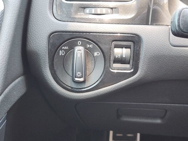 Used 2017 Volkswagen Golf 4-Door FWD image 22