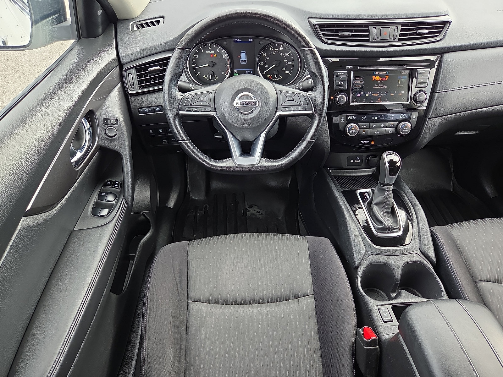 Used 2020 Nissan Rogue SV AWD/4WD image 11