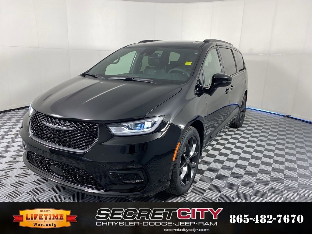 New 2026 Chrysler Pacifica Limited w/ S Appearance Package image 3