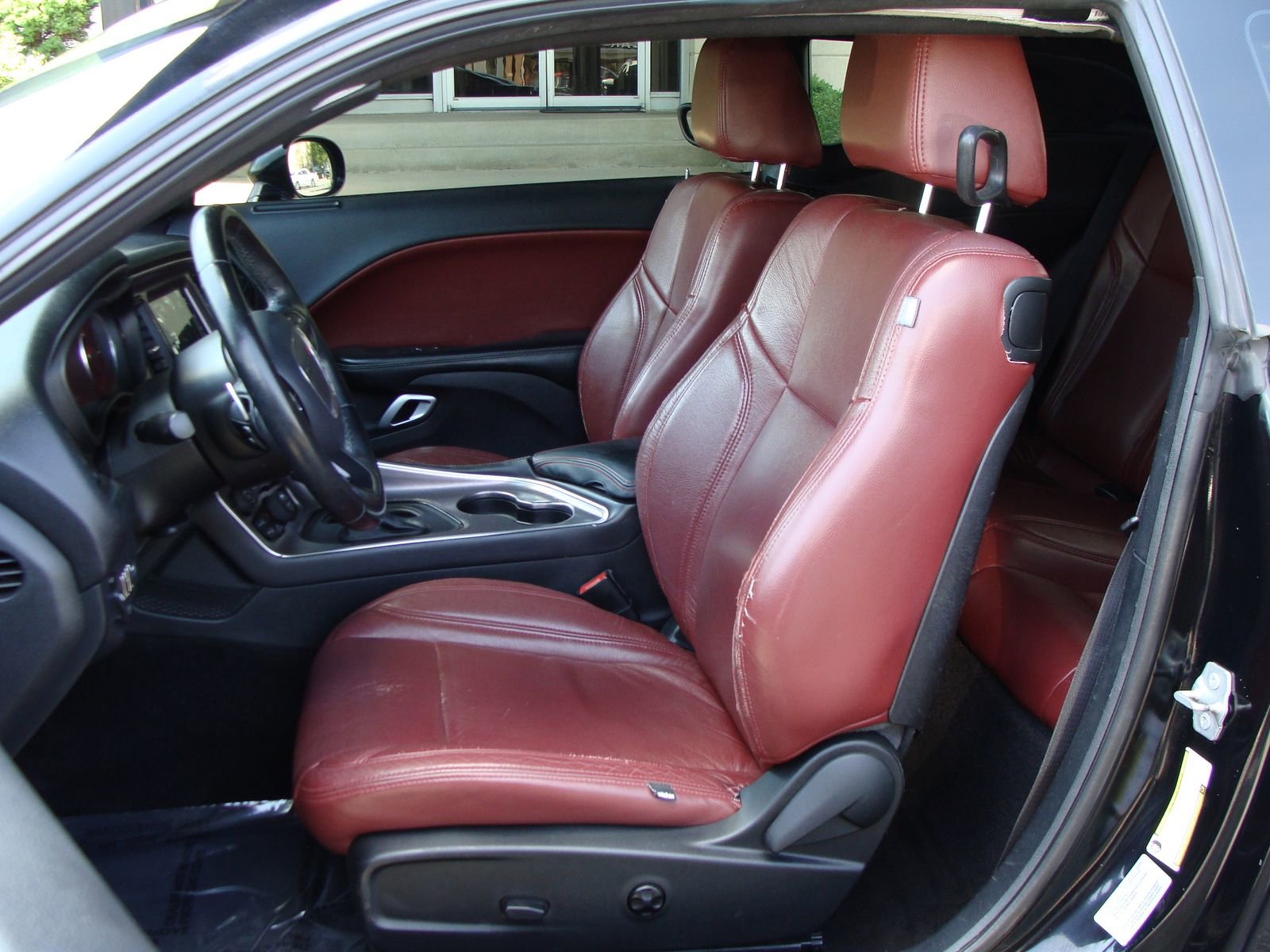 Used 2017 Dodge Challenger R/T w/ Driver Convenience Group RWD image 7