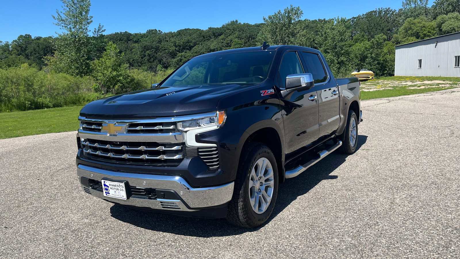 Used 2022 Chevrolet Silverado 1500 LTZ w/ LTZ Premium Package AWD/4WD image 1