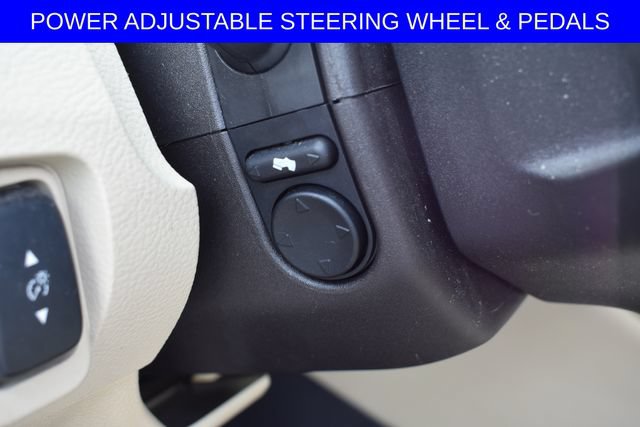 Used 2018 Ford Taurus Limited FWD image 7