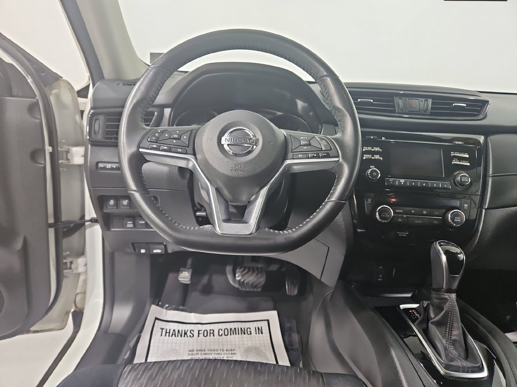 Used 2017 Nissan Rogue SV AWD/4WD image 14