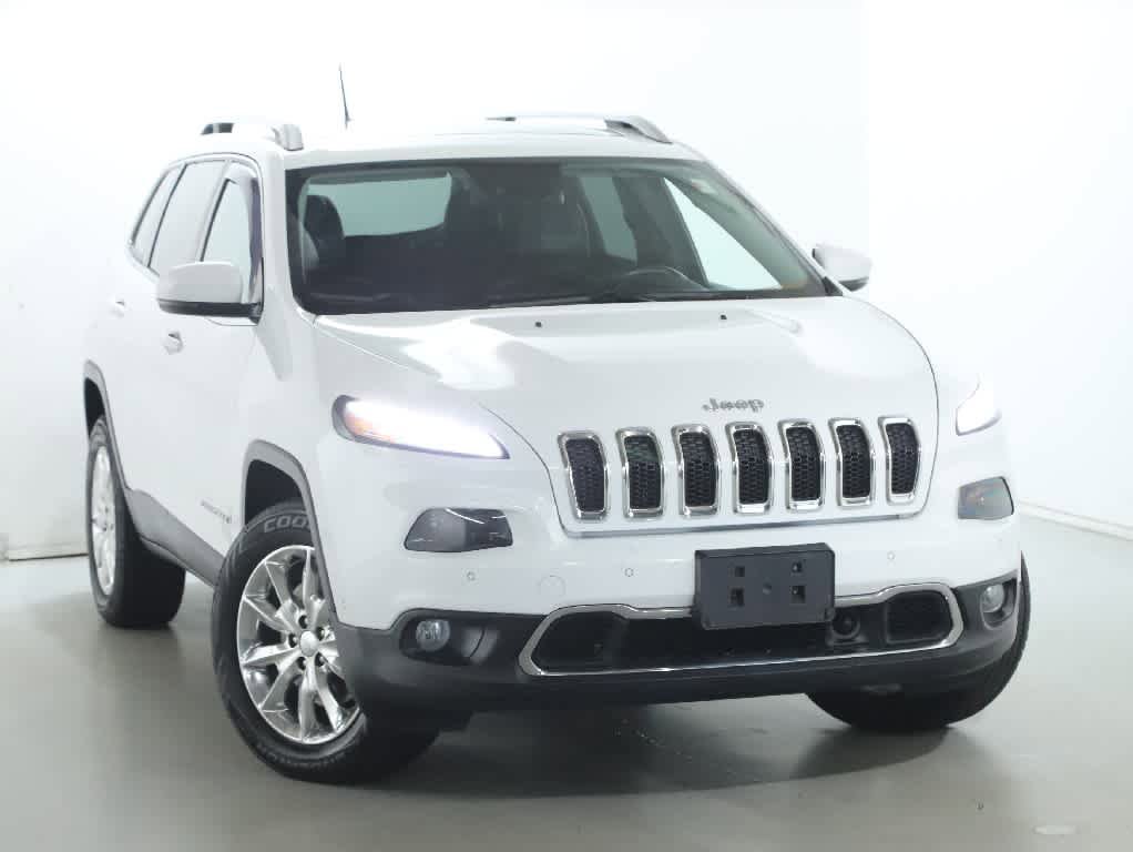 Used 2014 Jeep Cherokee Limited w/ Technology Group AWD/4WD image 2